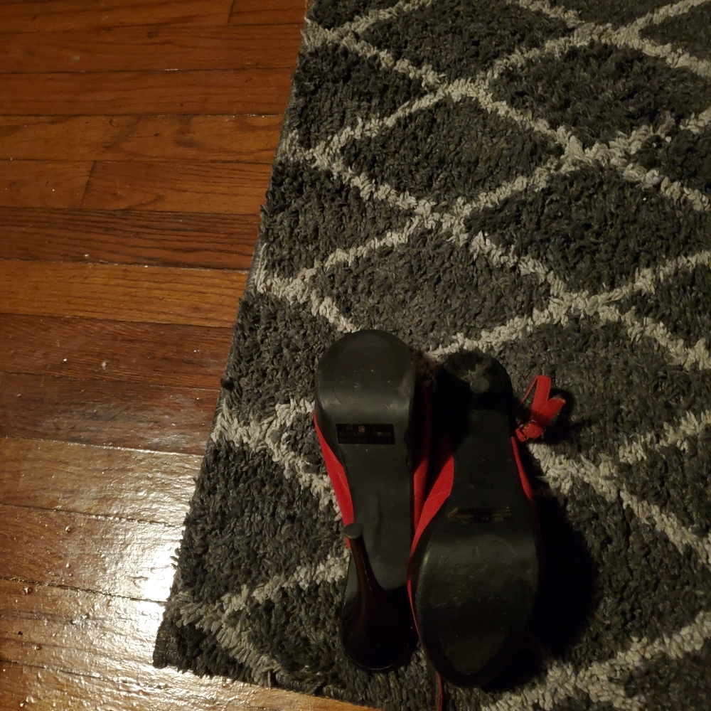 Heels - Picture 3 of 4